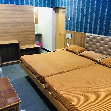 C M Hotel Dharmapuri ภายนอก รูปภาพ
