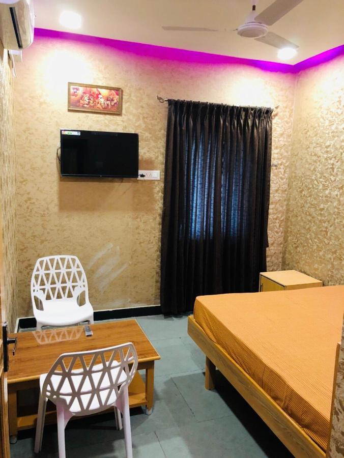C M Hotel Dharmapuri ภายนอก รูปภาพ